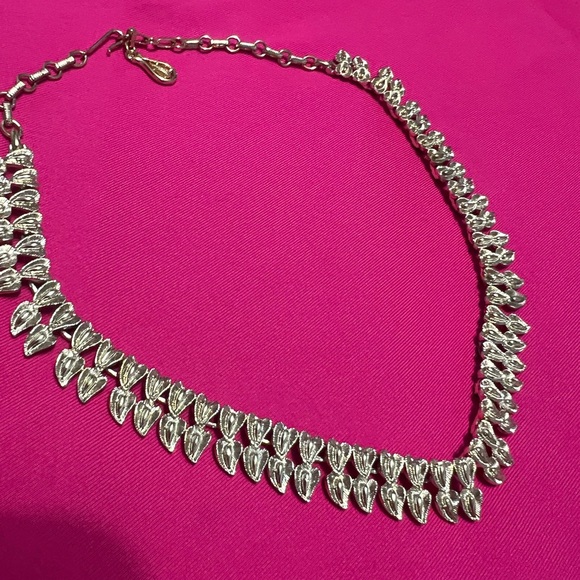 Vintage - Coro  Silver Tone -Neclkace - Picture 3 of 13